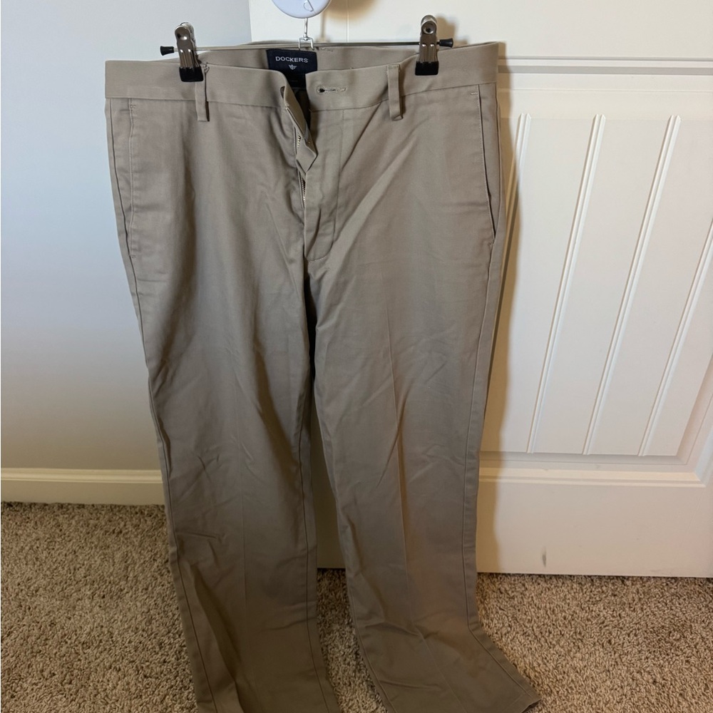 Dockers Men's Khaki Chinos 32x30
